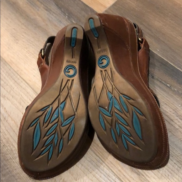 Cole Haan wedge sandals - Picture 3 of 3